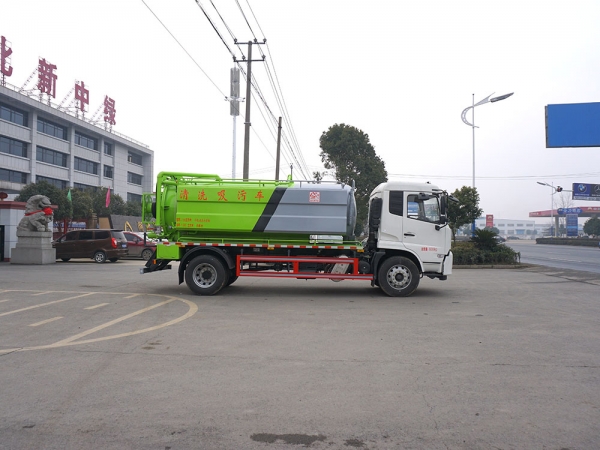 國六東風(fēng)天錦清洗車